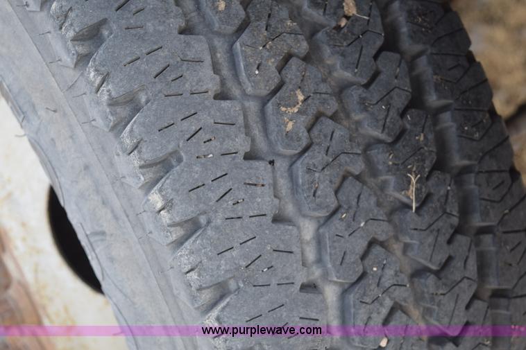 image for item E6046 1993 Ford F350 XL service truck