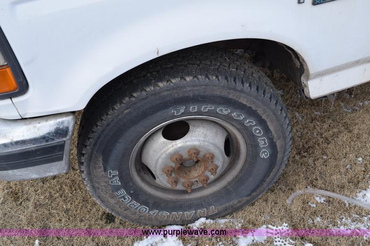 image for item E6046 1993 Ford F350 XL service truck