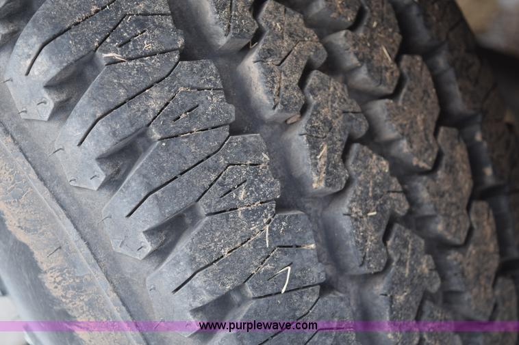 image for item E6046 1993 Ford F350 XL service truck