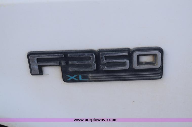 image for item E6046 1993 Ford F350 XL service truck