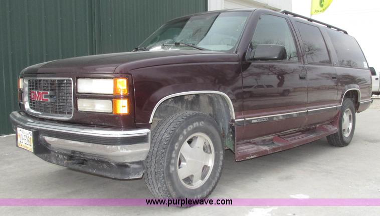 image for item G9840 1997 GMC Suburban 1500 SLT