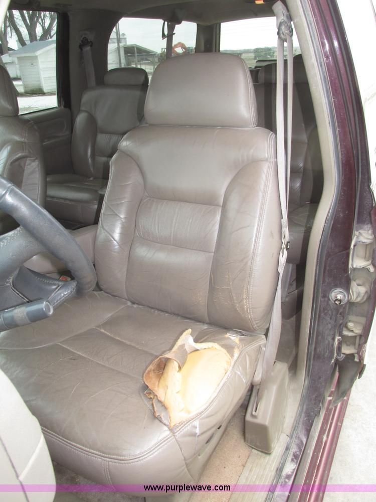 image for item G9840 1997 GMC Suburban 1500 SLT