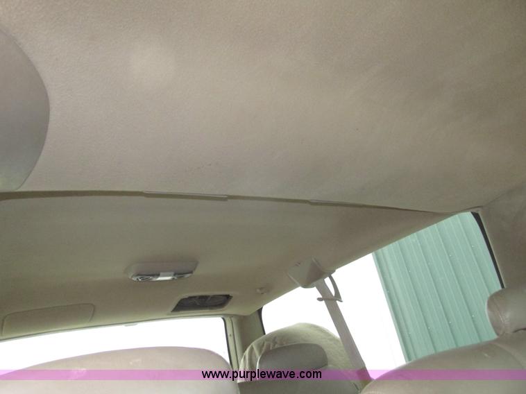 image for item G9840 1997 GMC Suburban 1500 SLT