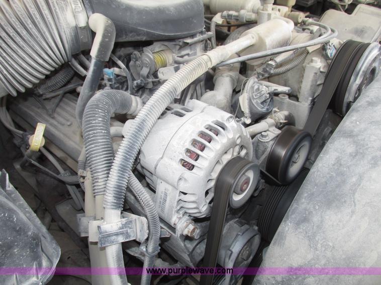 image for item G9840 1997 GMC Suburban 1500 SLT