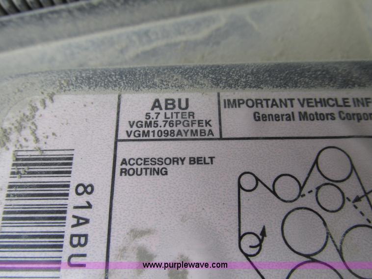 image for item G9840 1997 GMC Suburban 1500 SLT