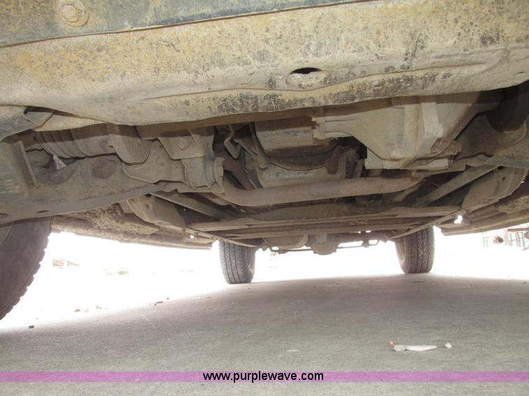 image for item G9840 1997 GMC Suburban 1500 SLT