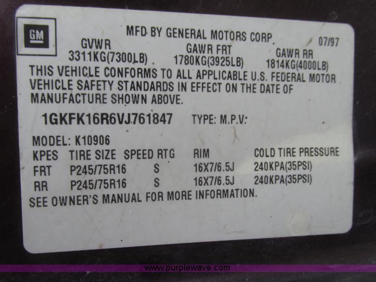 image for item G9840 1997 GMC Suburban 1500 SLT