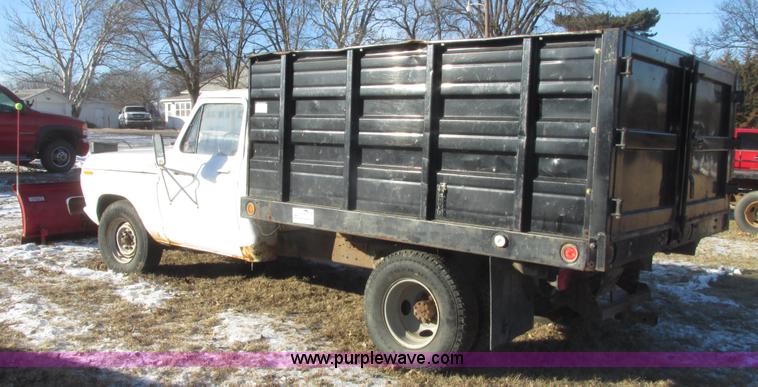 image for item G9846 1977 Ford F350 Custom dump bed truck