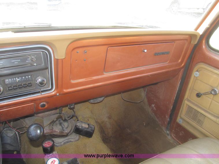 image for item G9846 1977 Ford F350 Custom dump bed truck