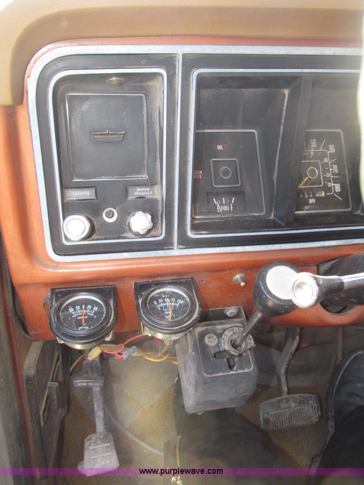 image for item G9846 1977 Ford F350 Custom dump bed truck