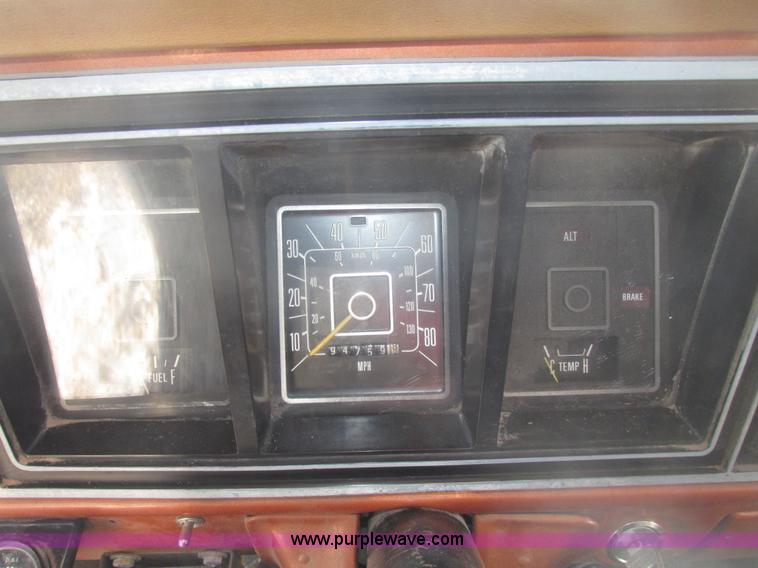 image for item G9846 1977 Ford F350 Custom dump bed truck