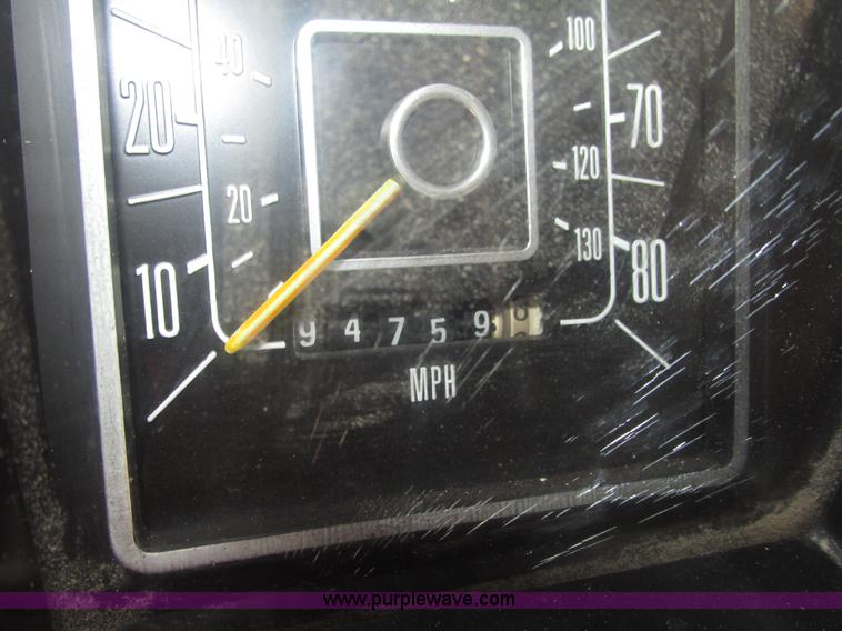 image for item G9846 1977 Ford F350 Custom dump bed truck