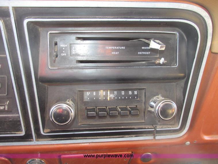 image for item G9846 1977 Ford F350 Custom dump bed truck