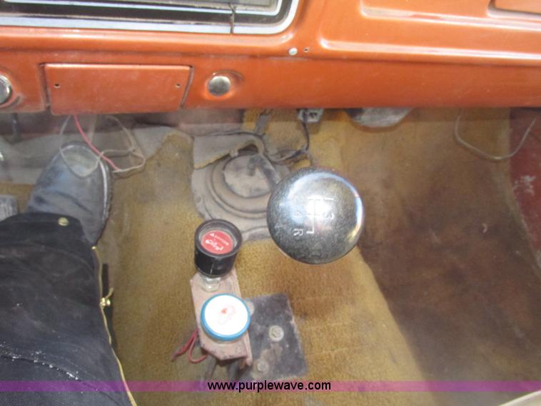 image for item G9846 1977 Ford F350 Custom dump bed truck