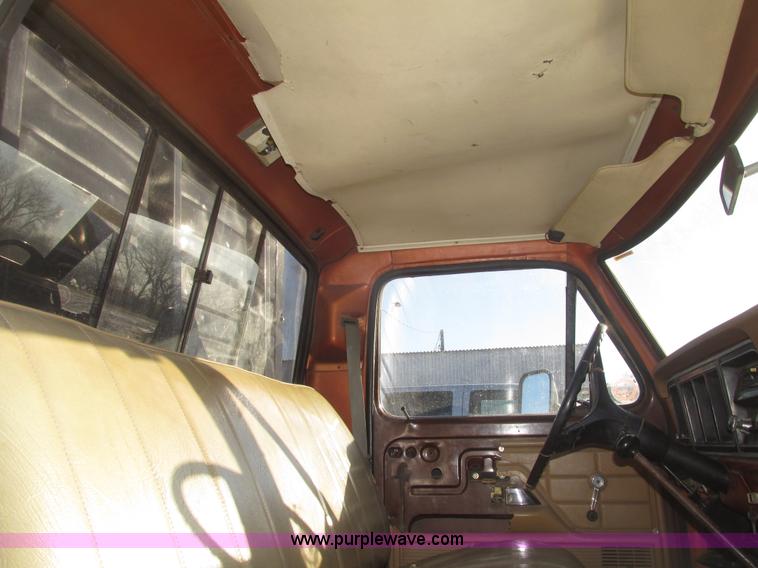 image for item G9846 1977 Ford F350 Custom dump bed truck