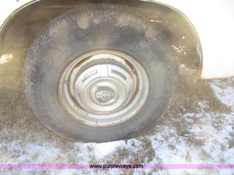 image for item G9846 1977 Ford F350 Custom dump bed truck