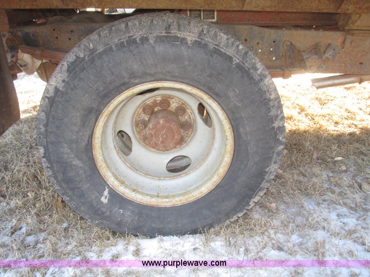 image for item G9846 1977 Ford F350 Custom dump bed truck