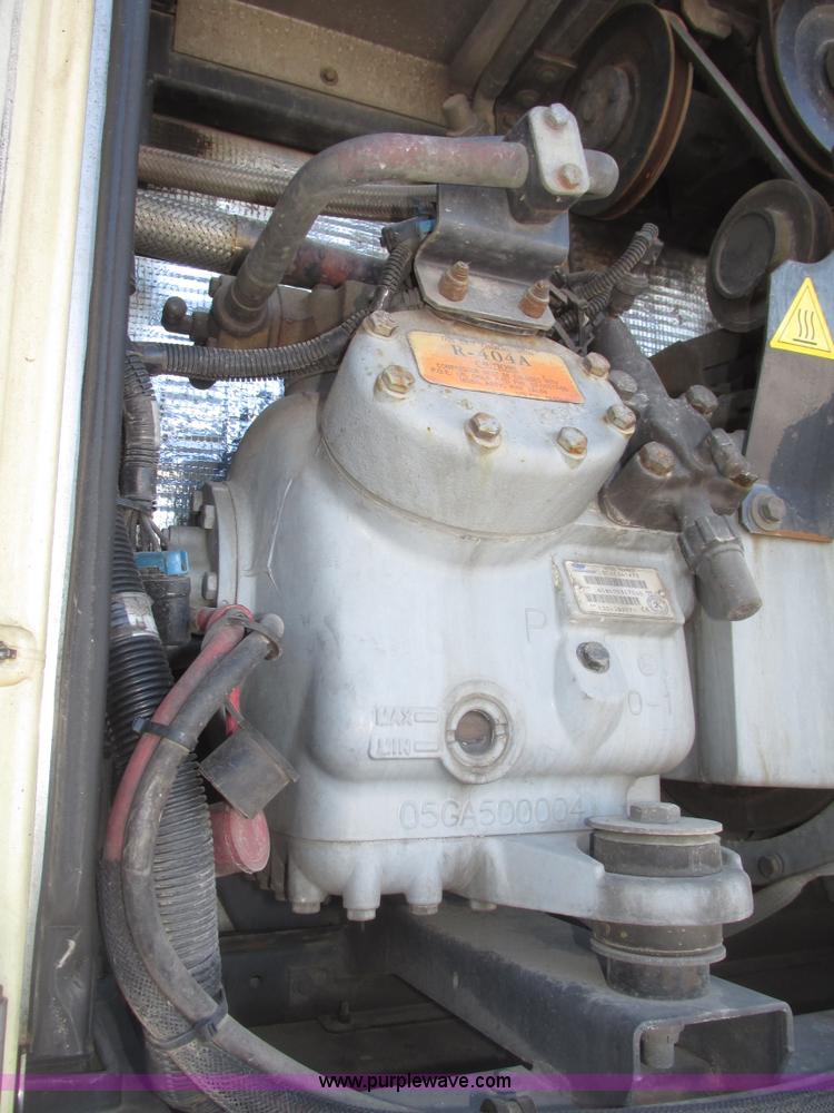 image for item G9847 2000 Utility VS2R 48' reefer trailer