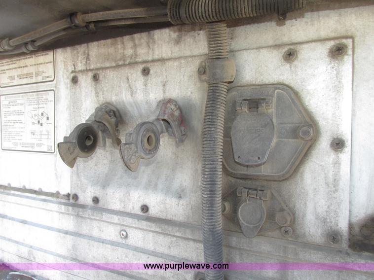 image for item G9847 2000 Utility VS2R 48' reefer trailer