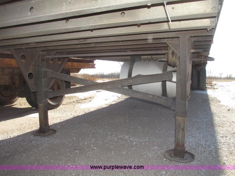 image for item G9847 2000 Utility VS2R 48' reefer trailer