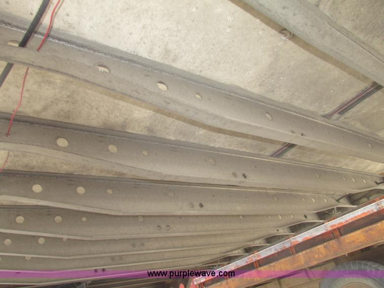 image for item G9847 2000 Utility VS2R 48' reefer trailer