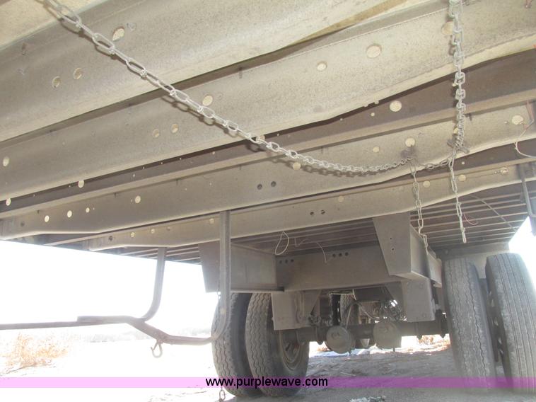 image for item G9847 2000 Utility VS2R 48' reefer trailer