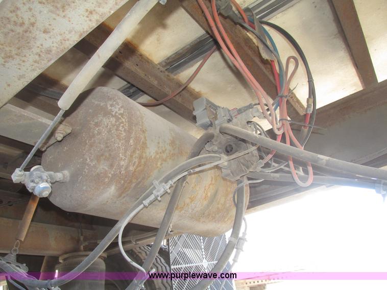 image for item G9847 2000 Utility VS2R 48' reefer trailer