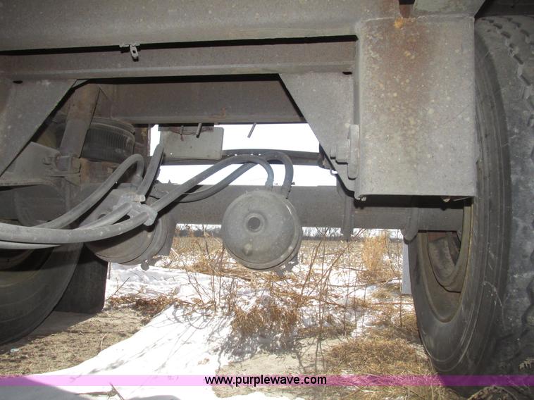 image for item G9847 2000 Utility VS2R 48' reefer trailer