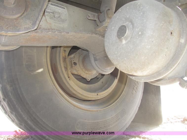 image for item G9847 2000 Utility VS2R 48' reefer trailer