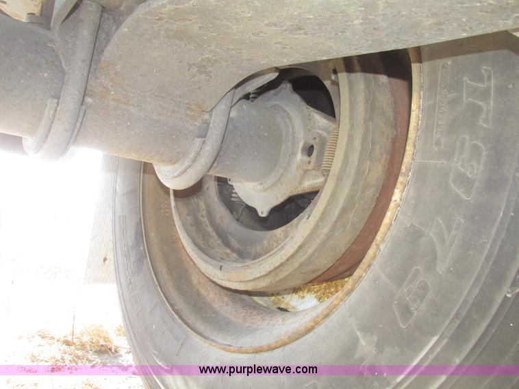 image for item G9847 2000 Utility VS2R 48' reefer trailer