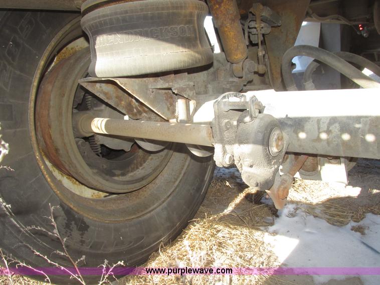 image for item G9847 2000 Utility VS2R 48' reefer trailer