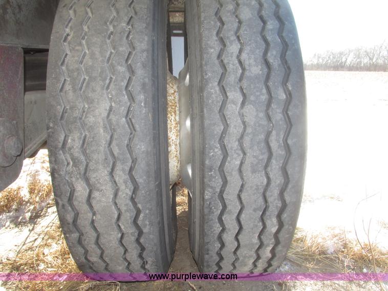 image for item G9847 2000 Utility VS2R 48' reefer trailer