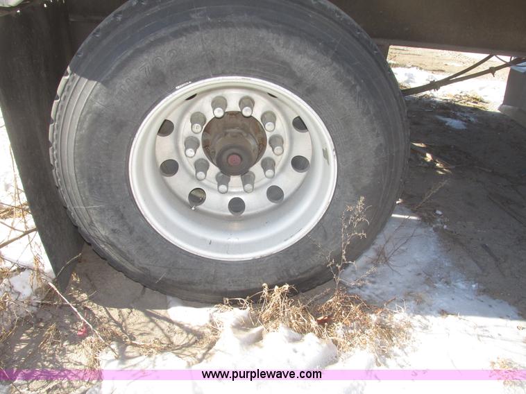 image for item G9847 2000 Utility VS2R 48' reefer trailer