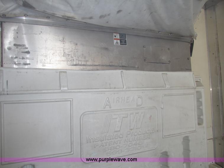 image for item G9847 2000 Utility VS2R 48' reefer trailer