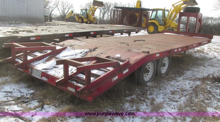 image for item G9850 1976 Schuster 24' gooseneck trailer