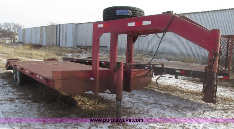 image for item G9850 1976 Schuster 24' gooseneck trailer