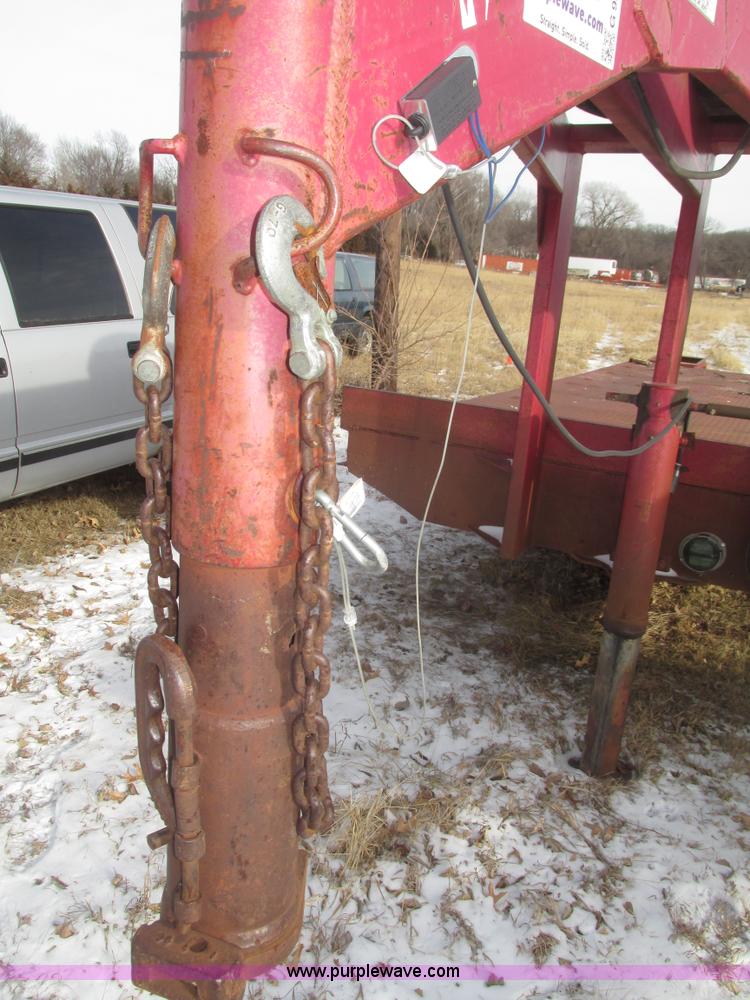 image for item G9850 1976 Schuster 24' gooseneck trailer