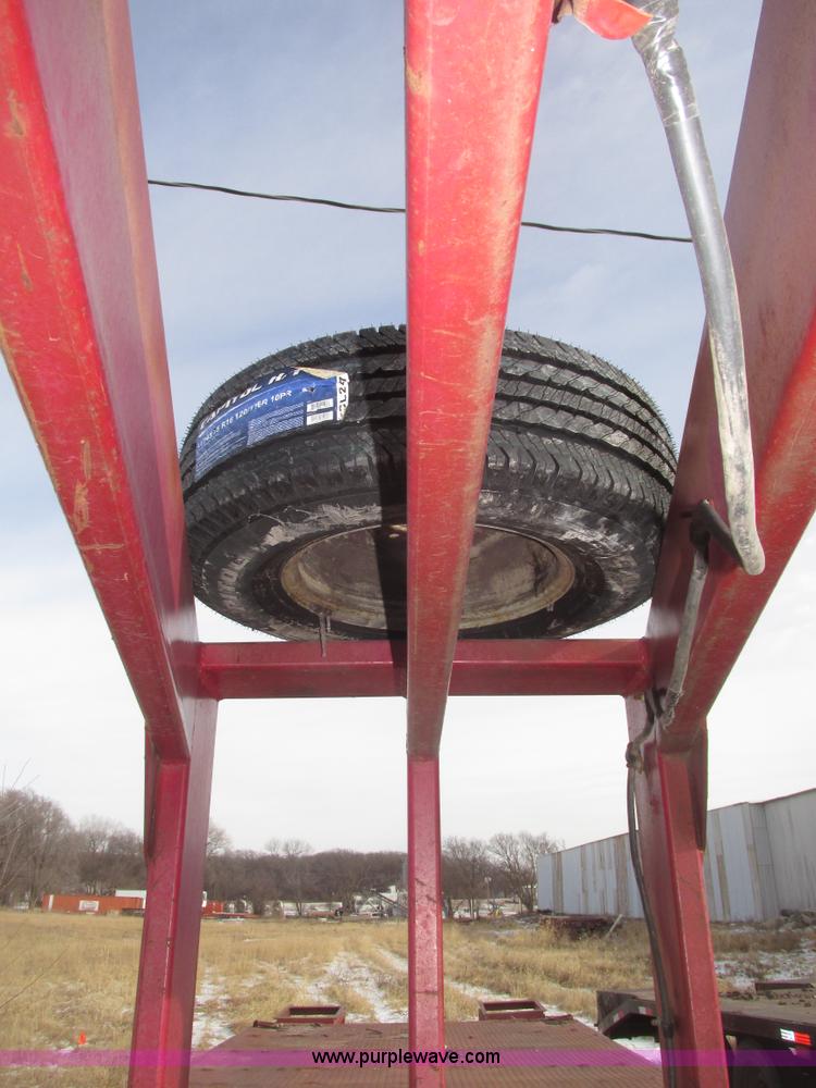 image for item G9850 1976 Schuster 24' gooseneck trailer