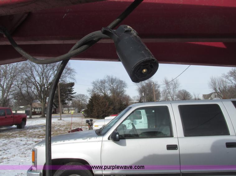 image for item G9850 1976 Schuster 24' gooseneck trailer