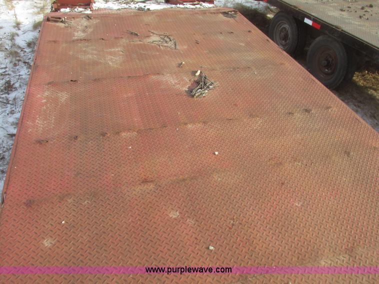 image for item G9850 1976 Schuster 24' gooseneck trailer