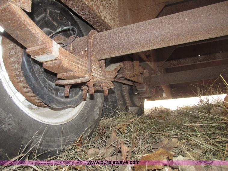 image for item G9850 1976 Schuster 24' gooseneck trailer