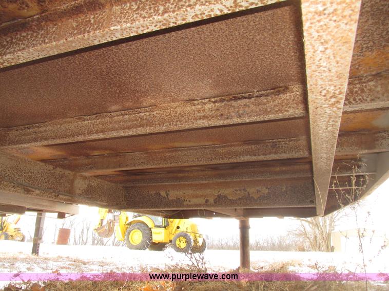 image for item G9850 1976 Schuster 24' gooseneck trailer