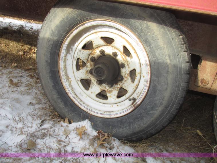 image for item G9850 1976 Schuster 24' gooseneck trailer