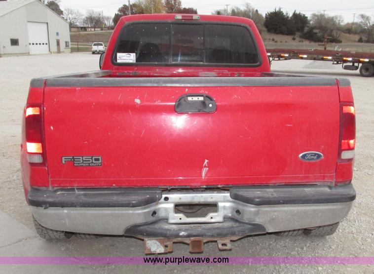 image for item G9887 2001 Ford F350 Super Duty XLT Crew Cab pickup truck