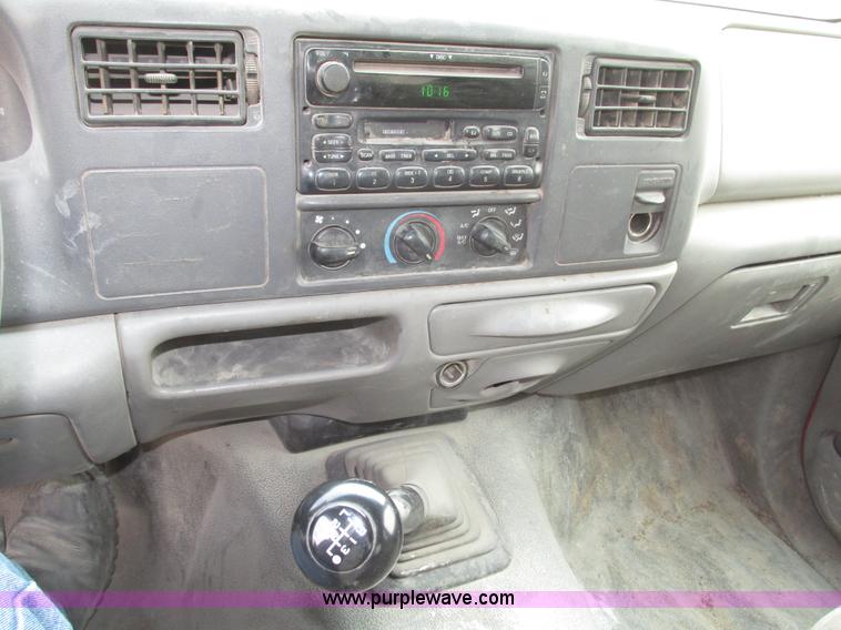 image for item G9887 2001 Ford F350 Super Duty XLT Crew Cab pickup truck