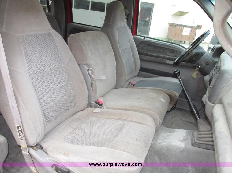 image for item G9887 2001 Ford F350 Super Duty XLT Crew Cab pickup truck