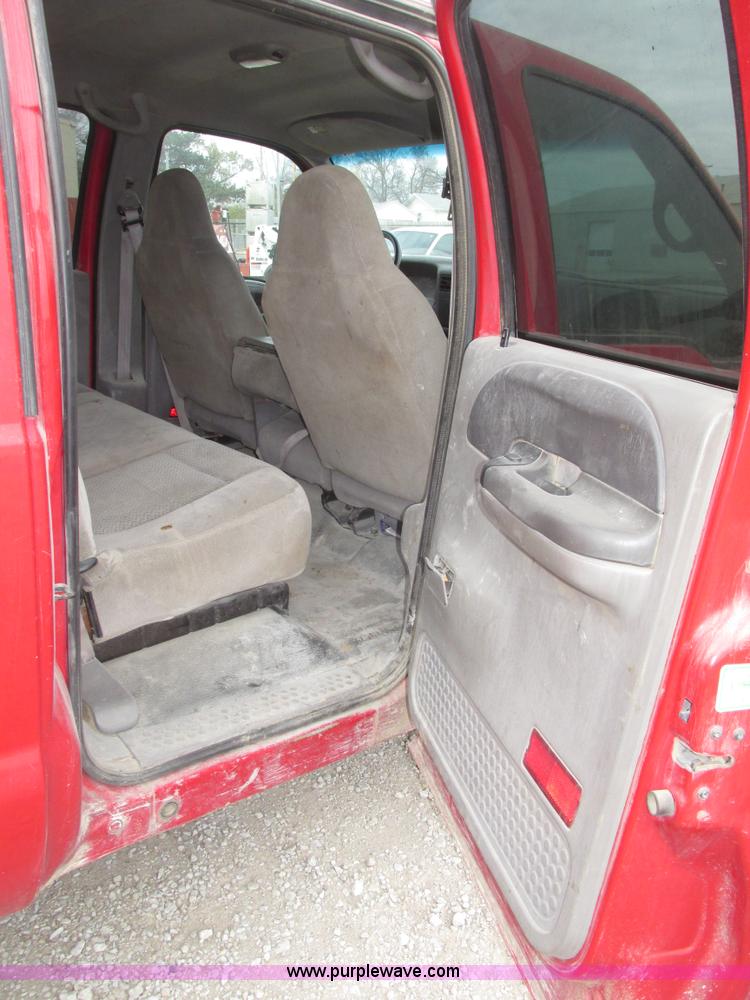 image for item G9887 2001 Ford F350 Super Duty XLT Crew Cab pickup truck