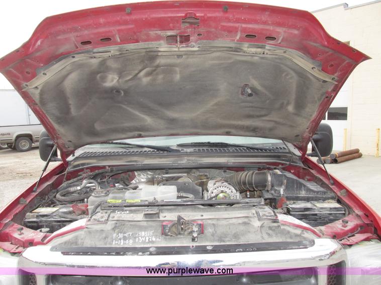 image for item G9887 2001 Ford F350 Super Duty XLT Crew Cab pickup truck