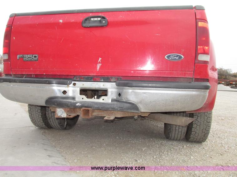 image for item G9887 2001 Ford F350 Super Duty XLT Crew Cab pickup truck