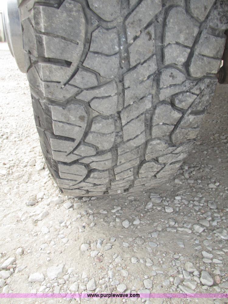 image for item G9887 2001 Ford F350 Super Duty XLT Crew Cab pickup truck